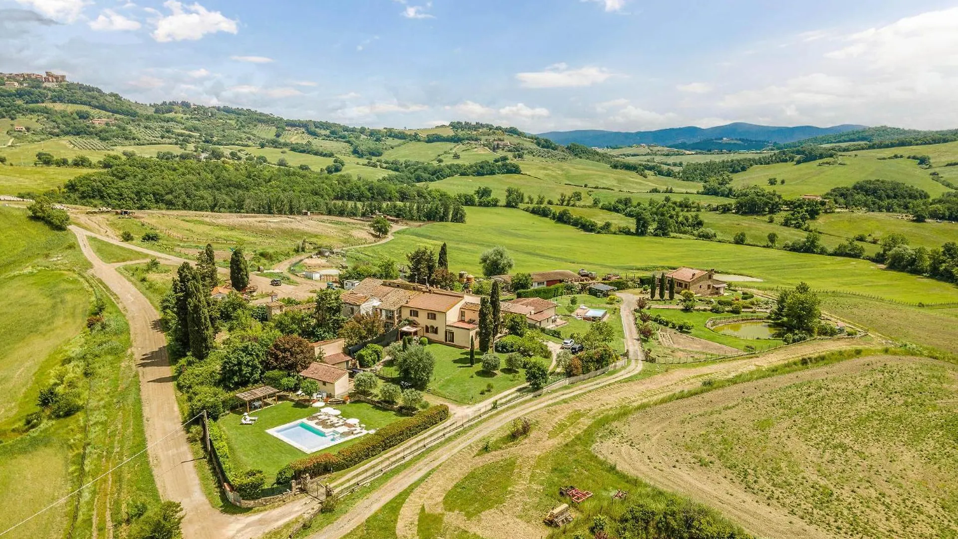 Sofia Villa Casole d'Elsa